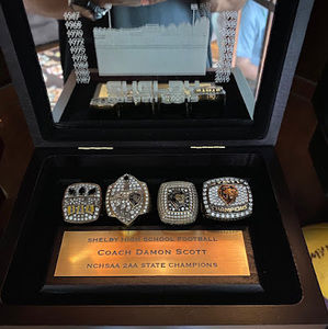 Meet your Posher, Damon